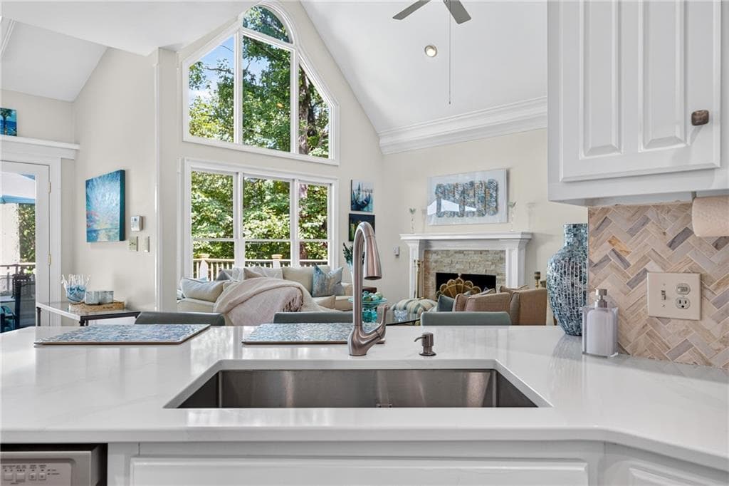 4 bedroom, 4 bathroom, 5,056 sq ft single family residence for sale at 12190 Brookfield Club Drive, Roswell, GA 30075 — photo 4