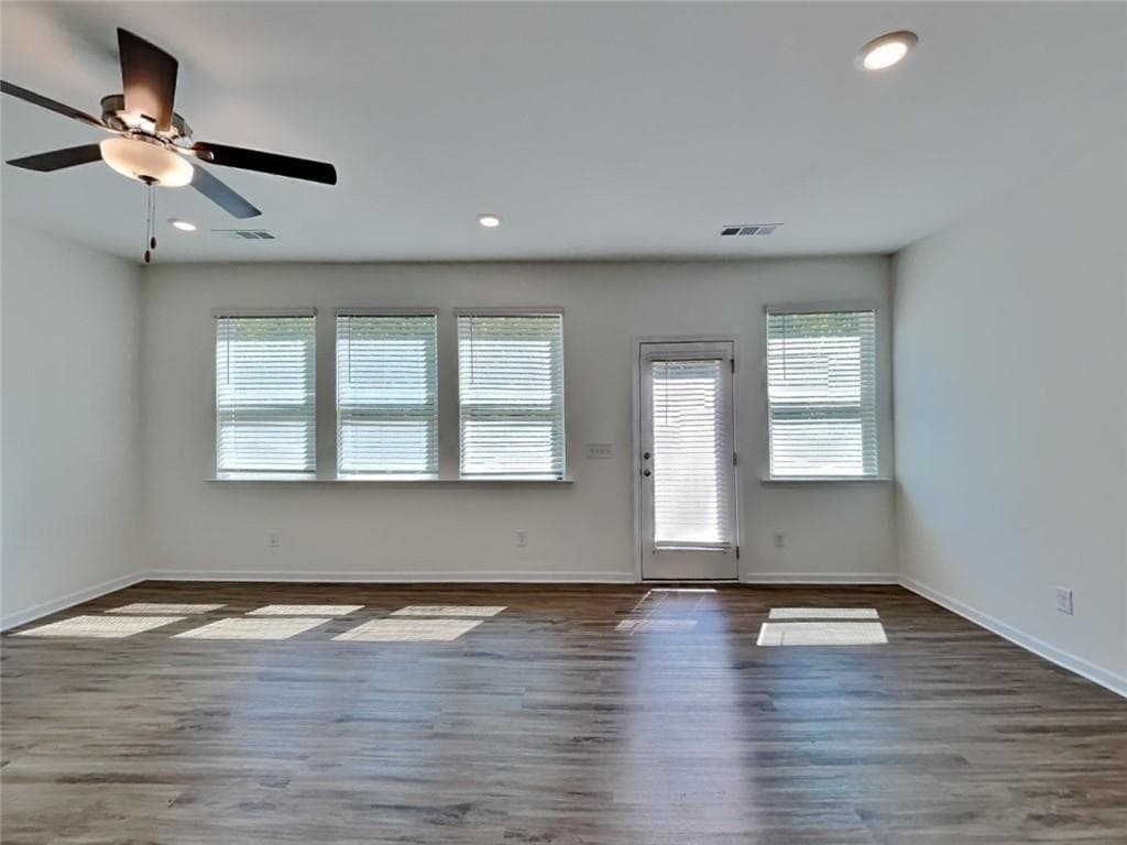 3 bedroom, 3 bathroom, 1,788 sq ft townhouse for rent at 289 Whitetail Circle, Canton, GA 30115 for $2,250 a month — photo 2
