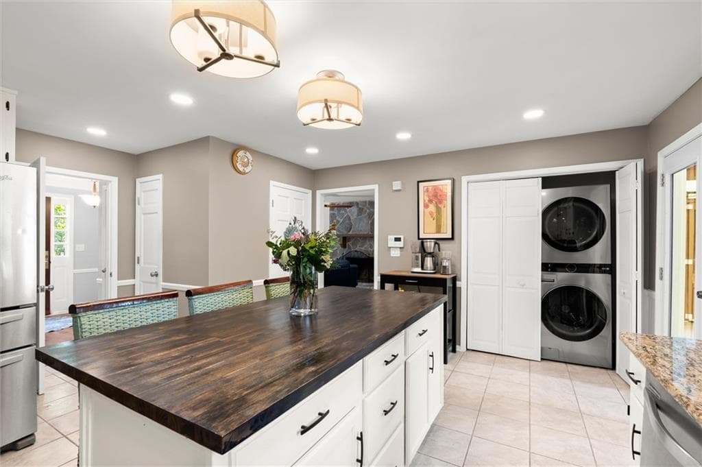 5 bedroom, 4 bathroom, 2,884 sq ft single family residence for sale at 4977 Kings Wood Drive, Roswell, GA 30075 — photo 10