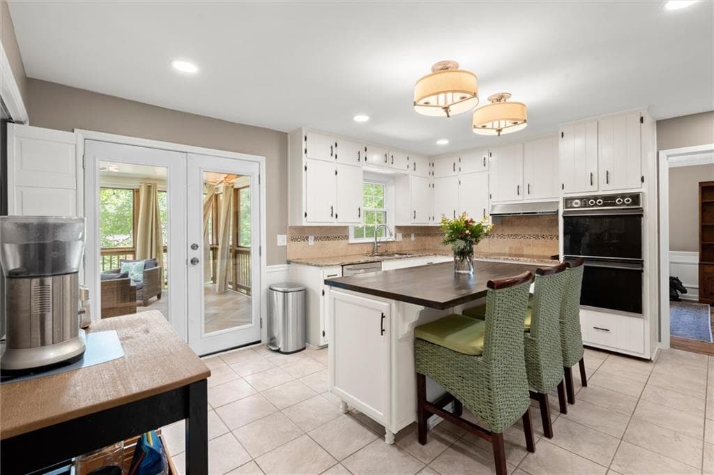 5 bedroom, 4 bathroom, 2,884 sq ft single family residence for sale at 4977 Kings Wood Drive, Roswell, GA 30075 — photo 9