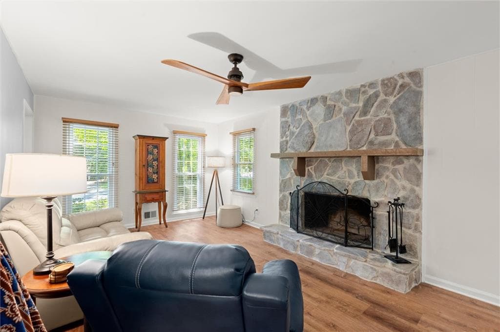 5 bedroom, 4 bathroom, 2,884 sq ft single family residence for sale at 4977 Kings Wood Drive, Roswell, GA 30075 — photo 5