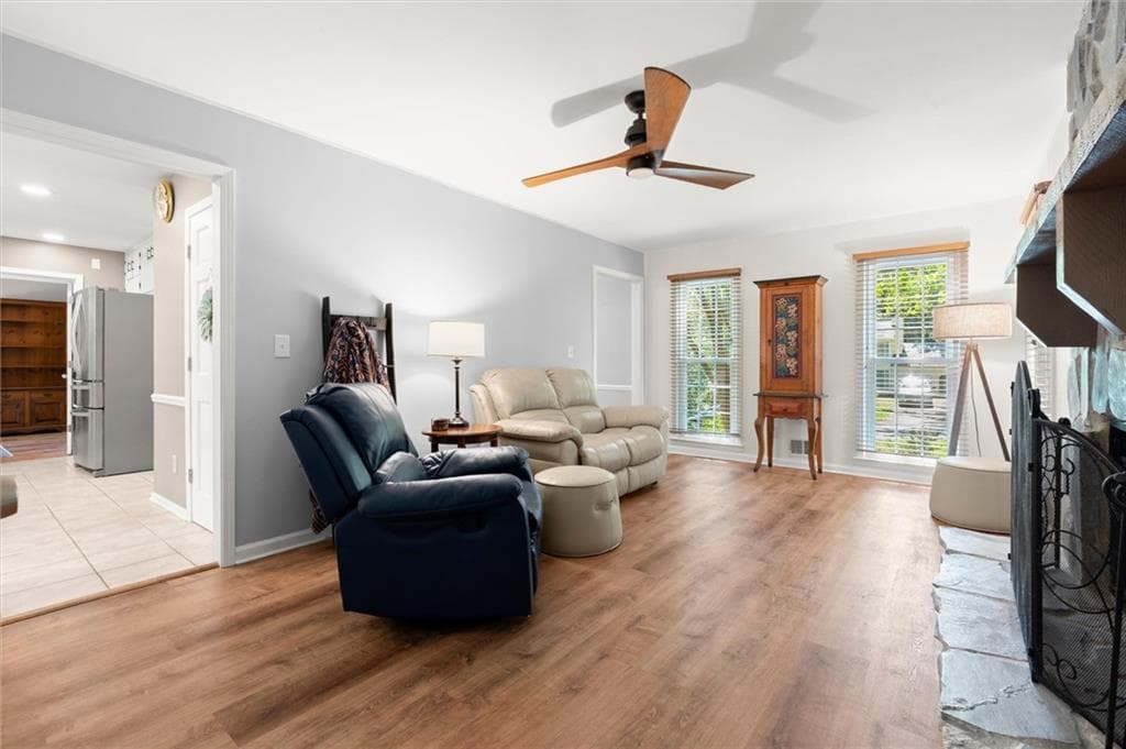 5 bedroom, 4 bathroom, 2,884 sq ft single family residence for sale at 4977 Kings Wood Drive, Roswell, GA 30075 — photo 6