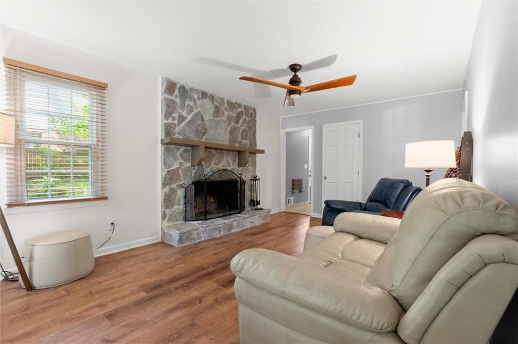 5 bedroom, 4 bathroom, 2,884 sq ft single family residence for sale at 4977 Kings Wood Drive, Roswell, GA 30075 — photo 4