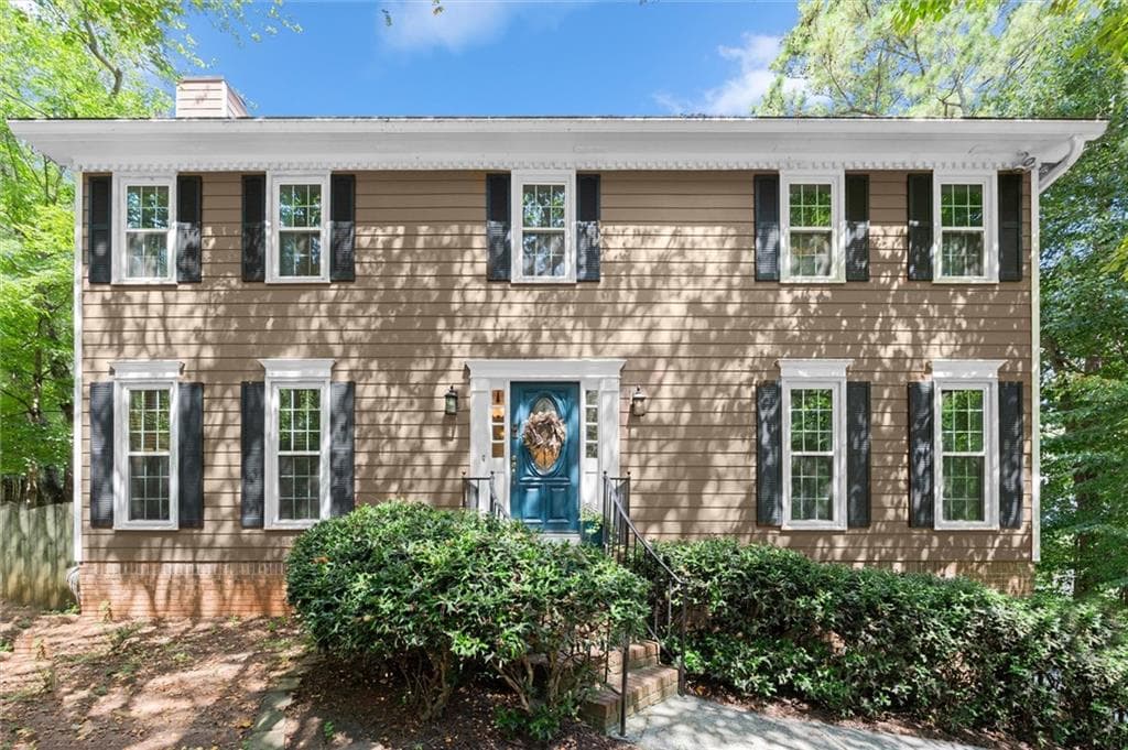5 bedroom, 4 bathroom, 2,884 sq ft single family residence for sale at 4977 Kings Wood Drive, Roswell, GA 30075 — photo 1 of 63