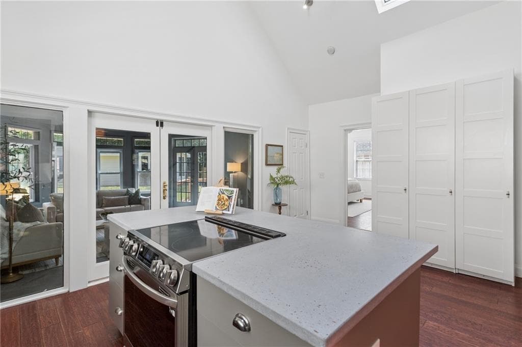 4 bedroom, 3 bathroom, 2,300 sq ft single family residence for sale at 973 Longley Avenue, Atlanta, GA 30318 — photo 10