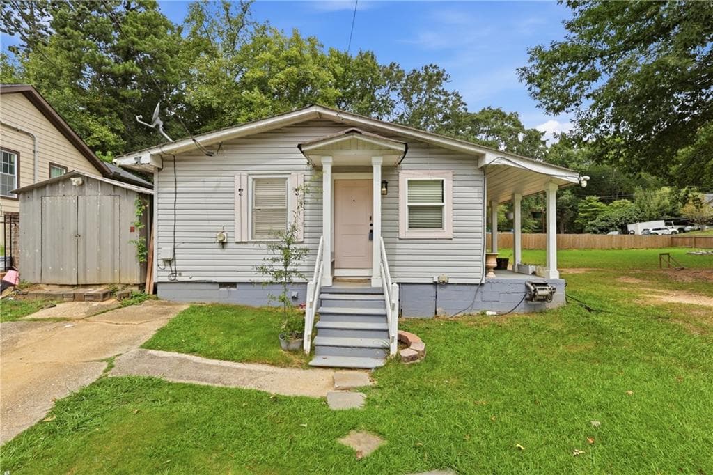 3 bedroom, 1 bathroom, 864 sq ft single family residence under contract at 135 N Woodland Drive, Atlanta, GA 30340