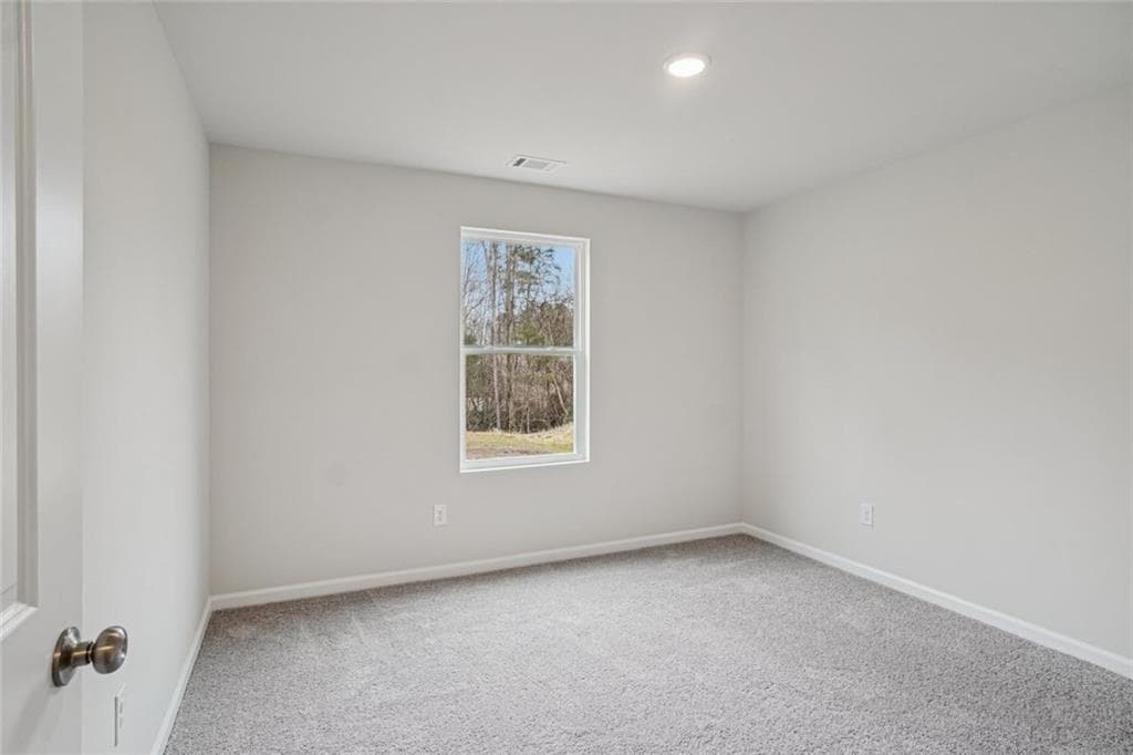 5 bedroom, 3 bathroom, 2,180 sq ft single family residence for sale at 400 Shallow Creek Court, Hogansville, GA 30230 — photo 9