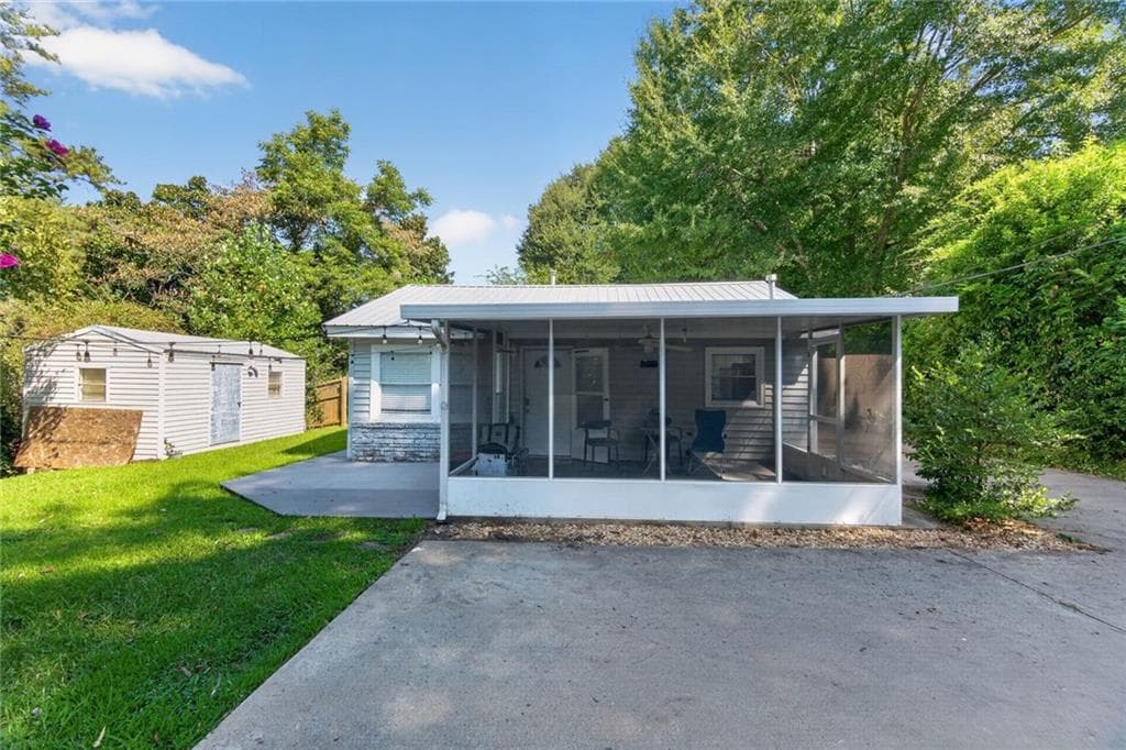 3 bedroom, 3 bathroom, 1,472 sq ft single family residence under contract at 1845 Waldrep Circle, Marietta, GA 30060 — photo 2