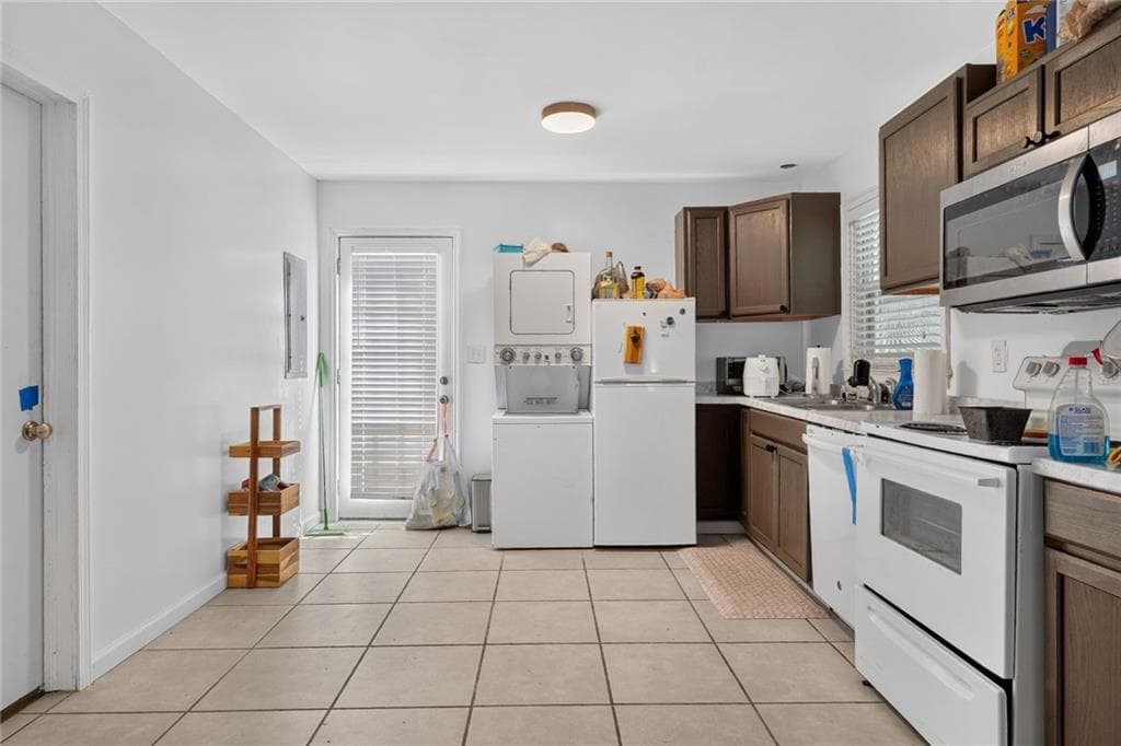 3 bedroom, 3 bathroom, 1,472 sq ft single family residence under contract at 1845 Waldrep Circle, Marietta, GA 30060 — photo 5