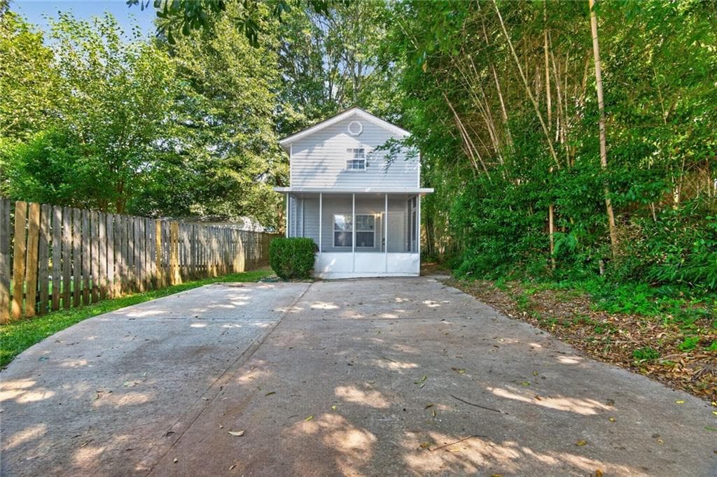 3 bedroom, 3 bathroom, 1,472 sq ft single family residence under contract at 1845 Waldrep Circle, Marietta, GA 30060 — photo 6