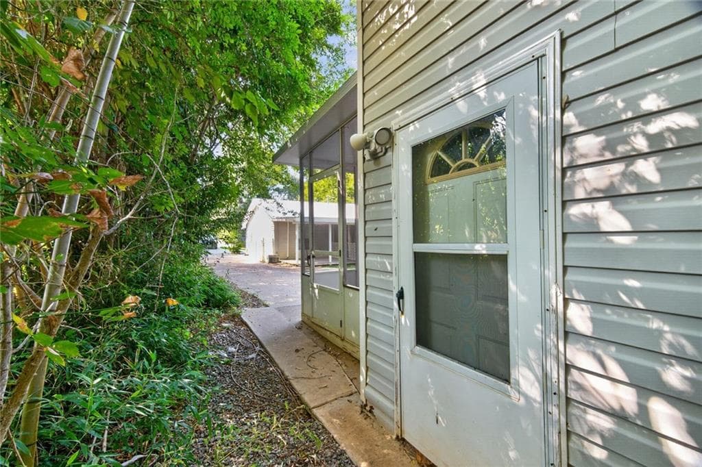 3 bedroom, 3 bathroom, 1,472 sq ft single family residence under contract at 1845 Waldrep Circle, Marietta, GA 30060 — photo 8