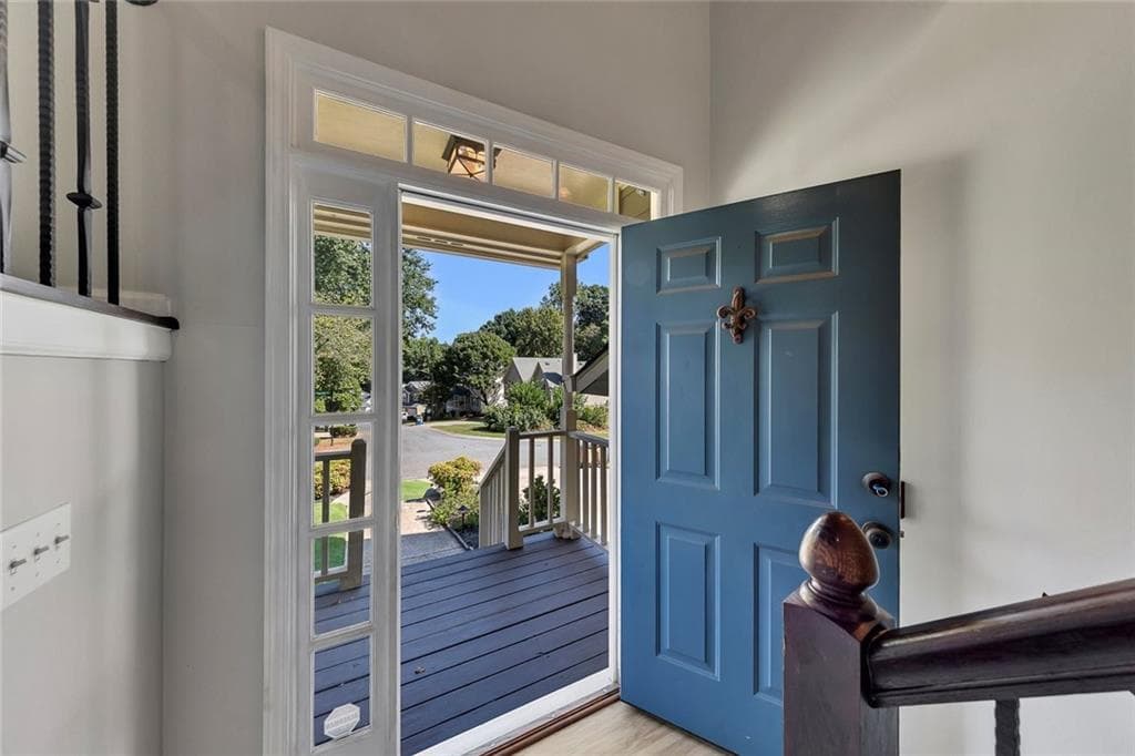 4 bedroom, 3 bathroom, 1,924 sq ft single family residence under contract at 961 Rose Creek Run, Woodstock, GA 30189 — photo 4