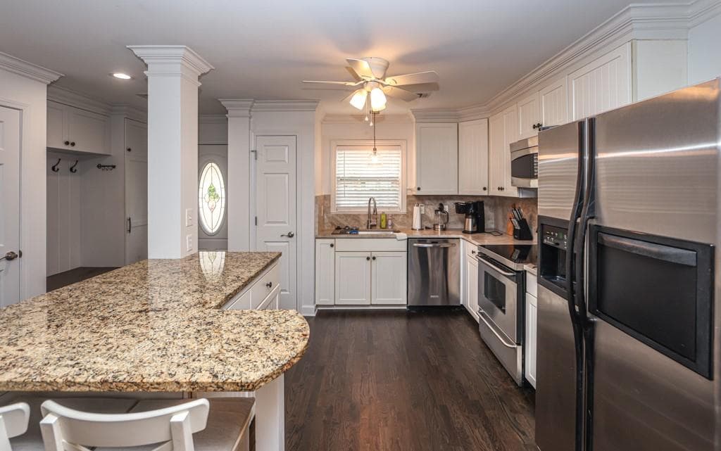 2 bedroom, 2 bathroom, 1,647 sq ft townhouse for rent at 5019 Village Green Way, Alpharetta, GA 30009 for $2,500 a month — photo 2