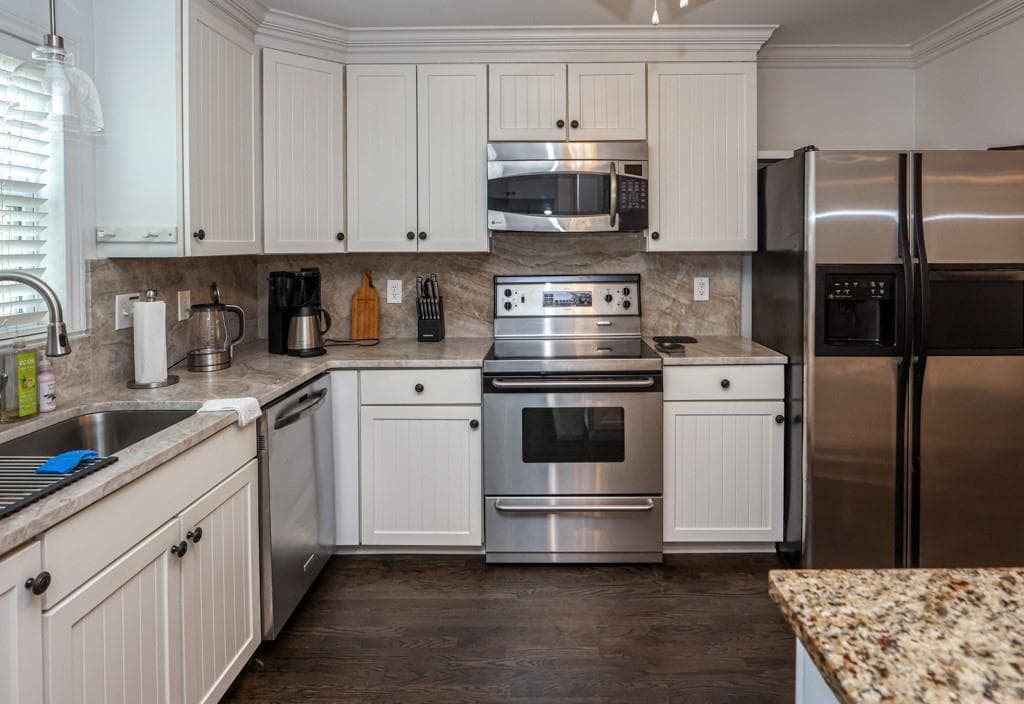 2 bedroom, 2 bathroom, 1,647 sq ft townhouse for rent at 5019 Village Green Way, Alpharetta, GA 30009 for $2,500 a month — photo 3
