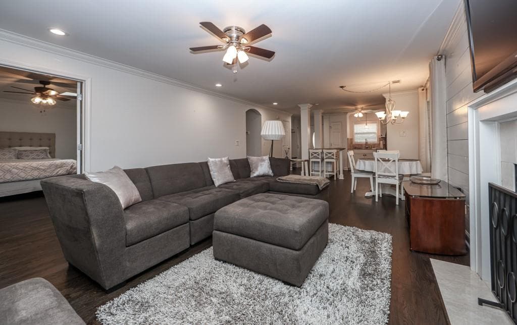 2 bedroom, 2 bathroom, 1,647 sq ft townhouse for rent at 5019 Village Green Way, Alpharetta, GA 30009 for $2,500 a month — photo 5