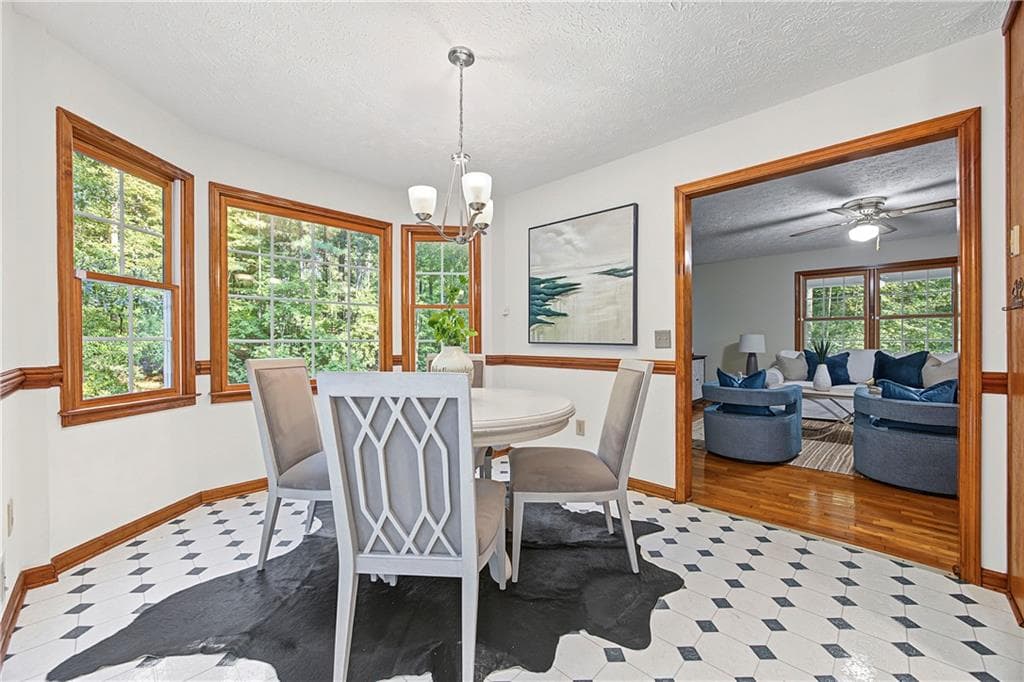 3 bedroom, 2 bathroom, 1,550 sq ft single family residence under contract at 1955 Mountain Trace, Canton, GA 30114 — photo 6