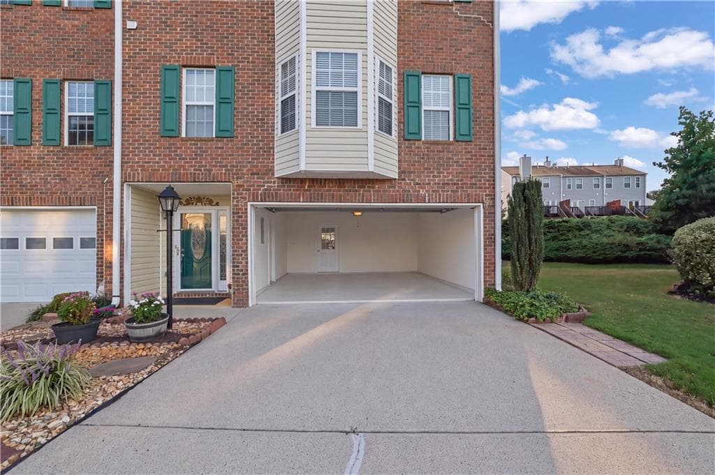 2 bedroom, 2 bathroom, 2,021 sq ft townhouse for sale at 1532 Gathering Place, Cumming, GA 30040 — photo 9