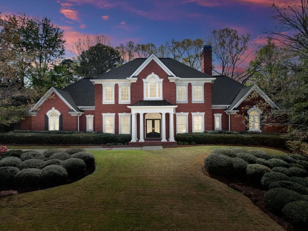4 bedroom, 5 bathroom, 6,999 sq ft single family residence for sale at 2520 Heritage Court, Buford, GA 30518 — photo 2