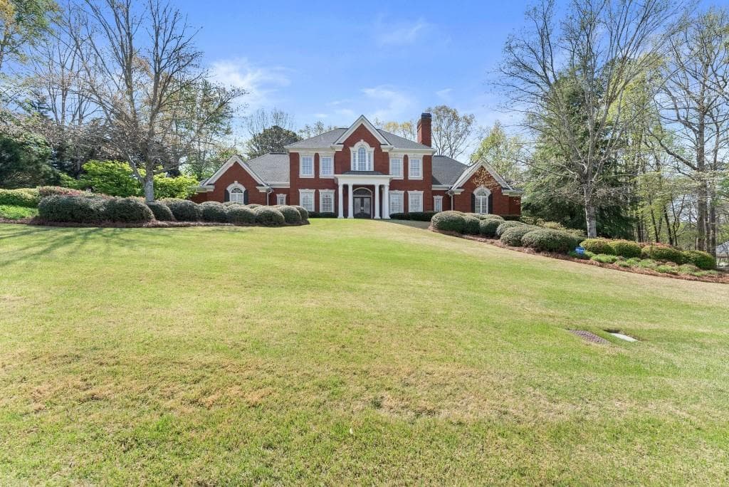 4 bedroom, 5 bathroom, 6,999 sq ft single family residence for sale at 2520 Heritage Court, Buford, GA 30518 — photo 5