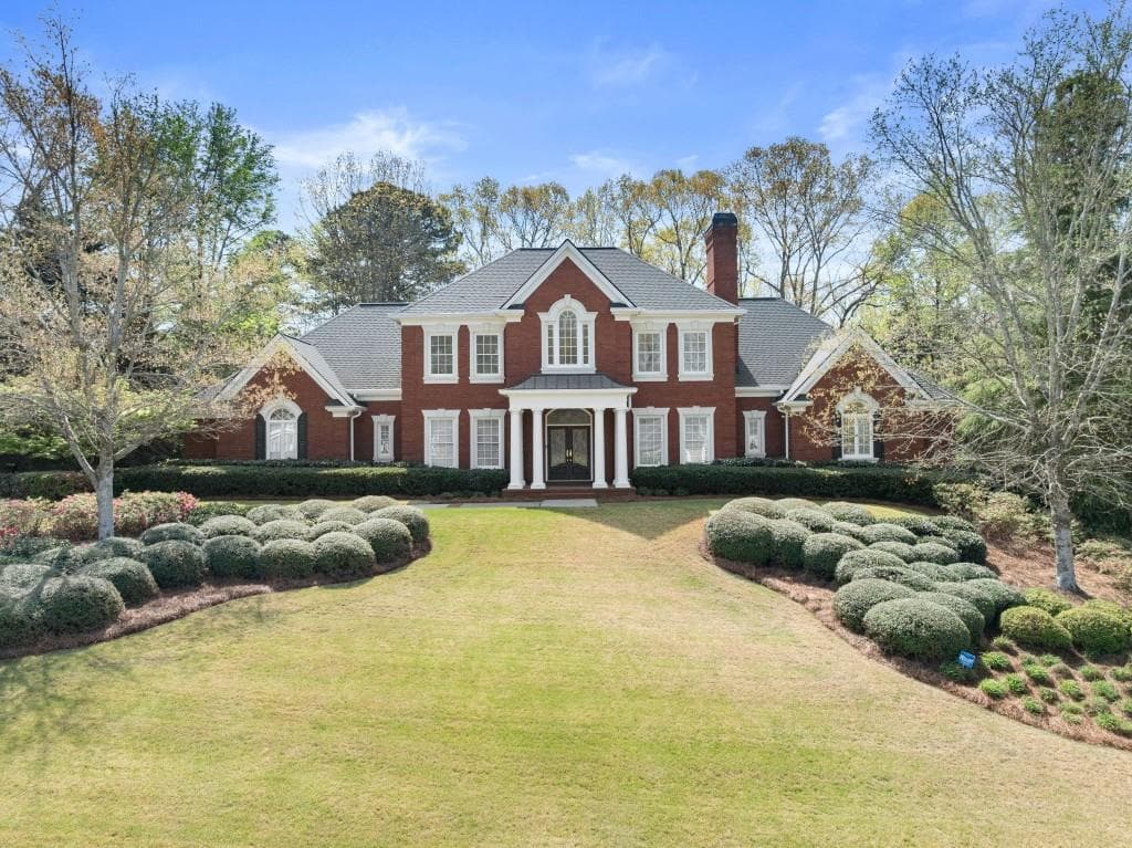 4 bedroom, 5 bathroom, 6,999 sq ft single family residence for sale at 2520 Heritage Court, Buford, GA 30518 — photo 8