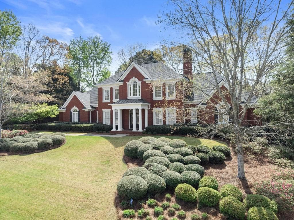 4 bedroom, 5 bathroom, 6,999 sq ft single family residence for sale at 2520 Heritage Court, Buford, GA 30518 — photo 9