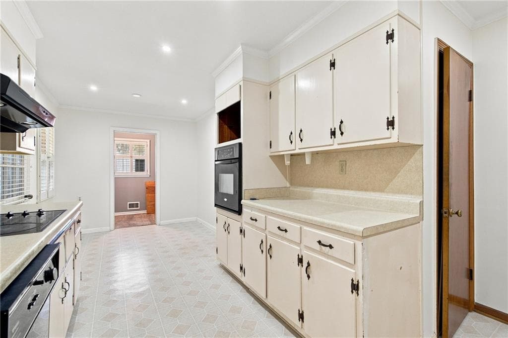 4 bedroom, 4 bathroom, 1,824 sq ft single family residence under contract at 2710 Tanglewood Trail, Atlanta, GA 30344 — photo 10