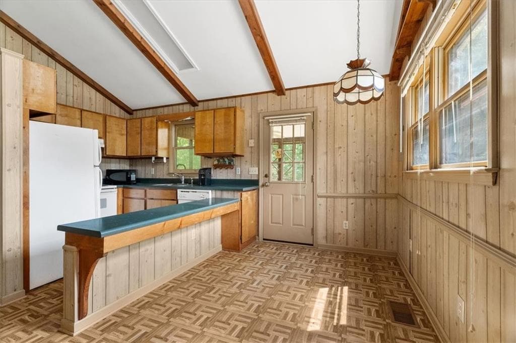 2 bedroom, 1 bathroom, 768 sq ft single family residence under contract at 764 N Dick Creek Road, La Fayette, GA 30728 — photo 5