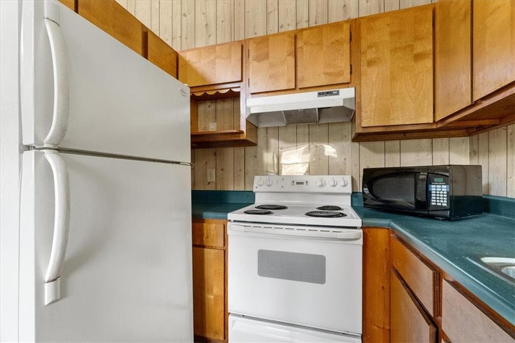 2 bedroom, 1 bathroom, 768 sq ft single family residence under contract at 764 N Dick Creek Road, La Fayette, GA 30728 — photo 8