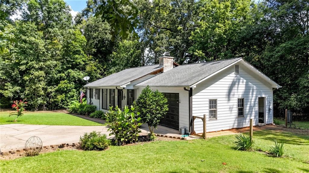 3 bedroom, 3 bathroom, 1,350 sq ft single family residence for sale at 3010 Turner Church Road, Mcdonough, GA 30252 — photo 4