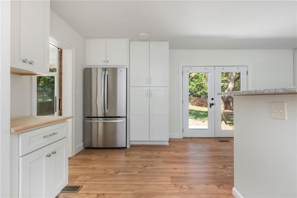 3 bedroom, 2 bathroom, 1,350 sq ft single family residence for sale at 2720 Carolyn Drive, Smyrna, GA 30080 — photo 5