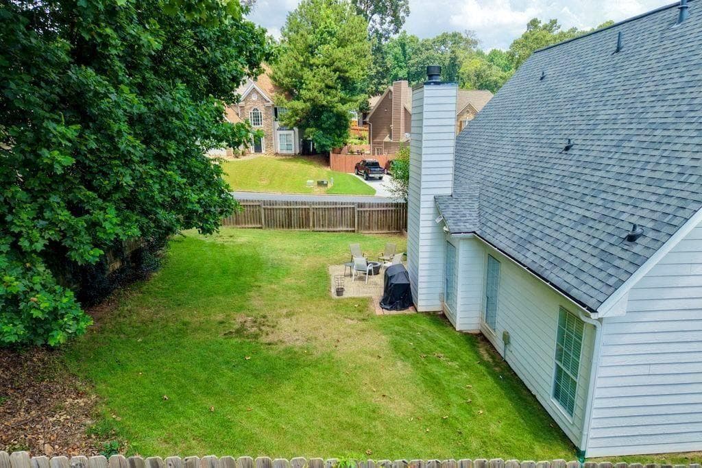 4 bedroom, 3 bathroom, 1,810 sq ft single family residence for sale at 225 Shadetree Lane, Lawrenceville, GA 30044 — photo 3