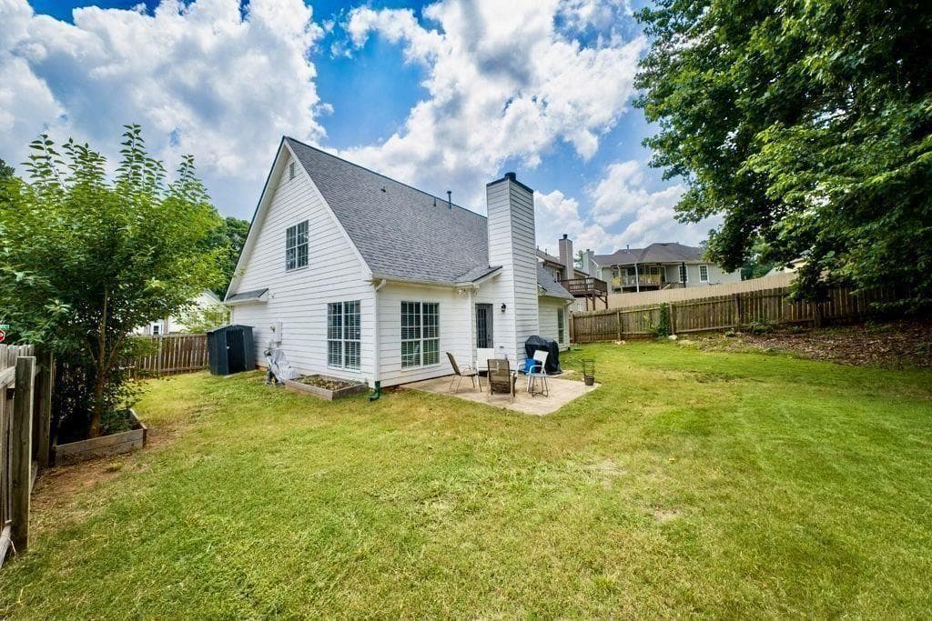 4 bedroom, 3 bathroom, 1,810 sq ft single family residence for sale at 225 Shadetree Lane, Lawrenceville, GA 30044 — photo 7