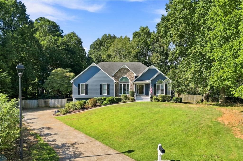 3 bedroom, 2 bathroom, 2,567 sq ft single family residence for sale at 77 Wilshire Walk, Douglasville, GA 30134