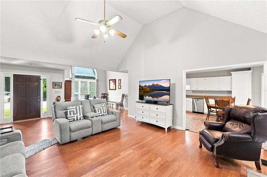 3 bedroom, 2 bathroom, 2,567 sq ft single family residence for sale at 77 Wilshire Walk, Douglasville, GA 30134 — photo 9