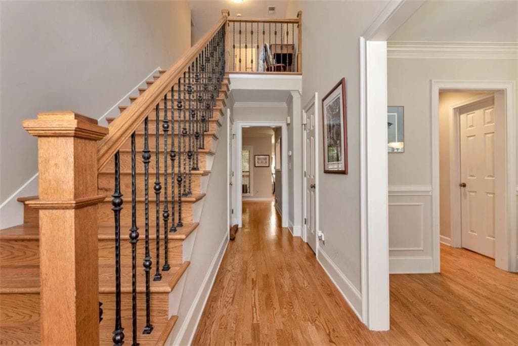 3 bedroom, 3 bathroom, 2,060 sq ft single family residence under contract at 2462 Collins Port Cove, Suwanee, GA 30024 — photo 4