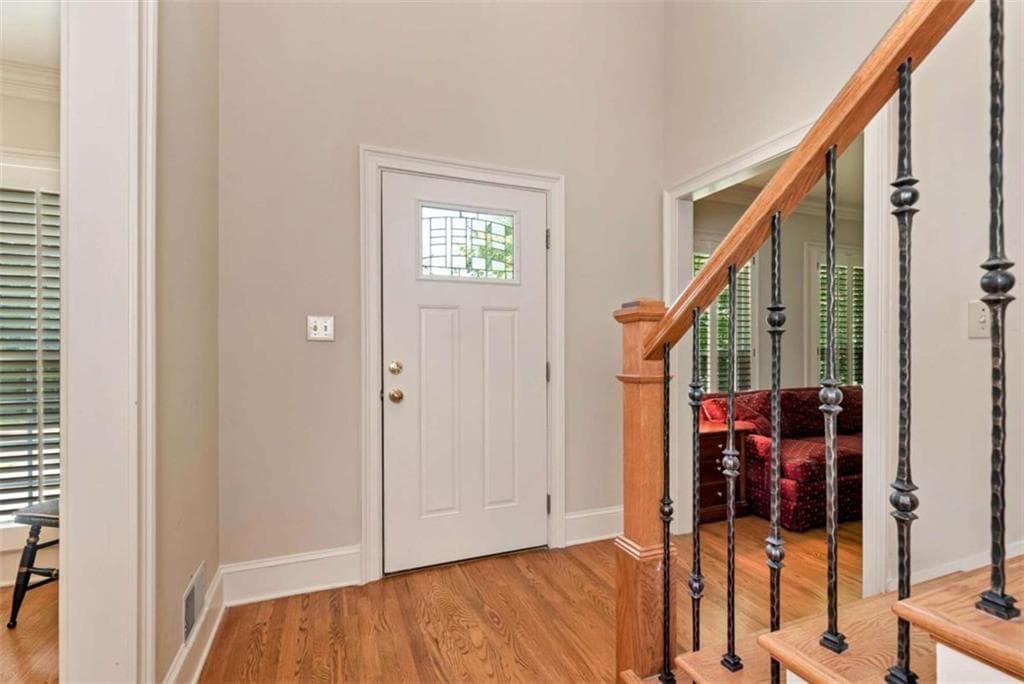 3 bedroom, 3 bathroom, 2,060 sq ft single family residence under contract at 2462 Collins Port Cove, Suwanee, GA 30024 — photo 5