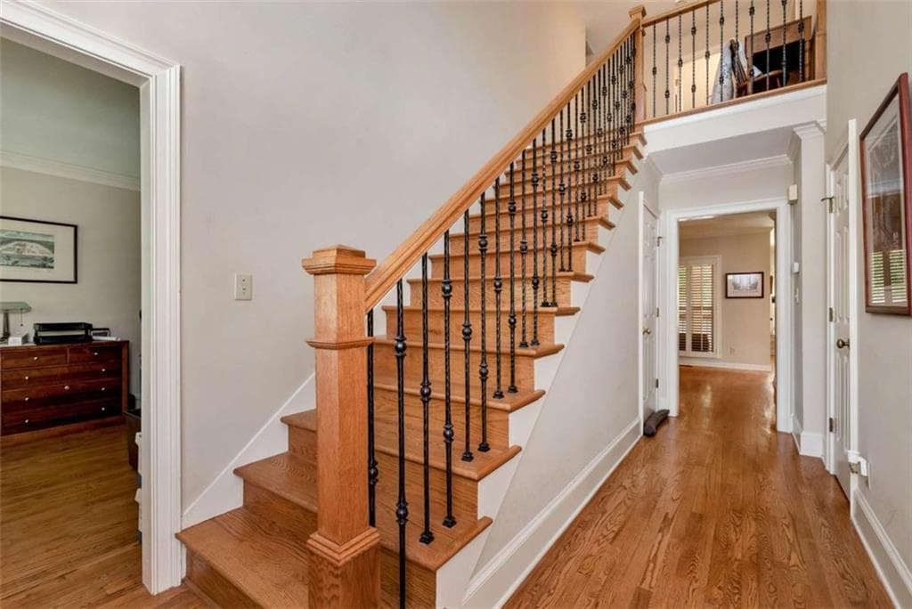 3 bedroom, 3 bathroom, 2,060 sq ft single family residence under contract at 2462 Collins Port Cove, Suwanee, GA 30024 — photo 6