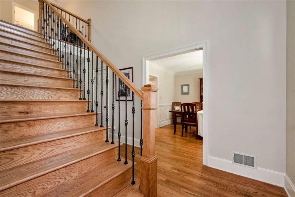 3 bedroom, 3 bathroom, 2,060 sq ft single family residence under contract at 2462 Collins Port Cove, Suwanee, GA 30024 — photo 7