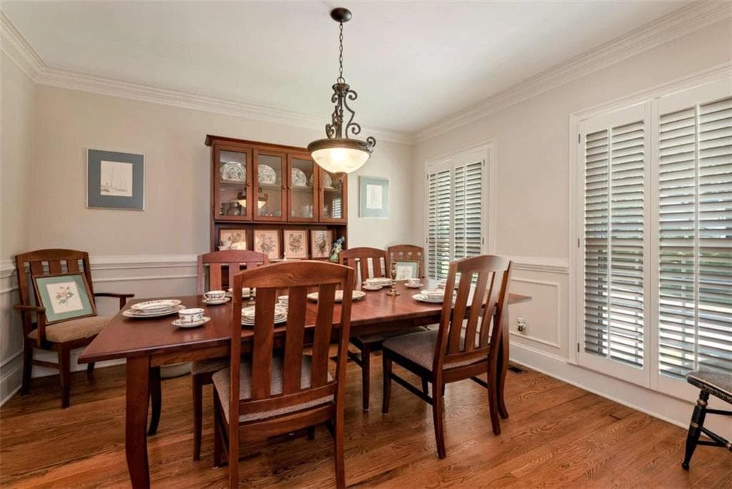 3 bedroom, 3 bathroom, 2,060 sq ft single family residence under contract at 2462 Collins Port Cove, Suwanee, GA 30024 — photo 9