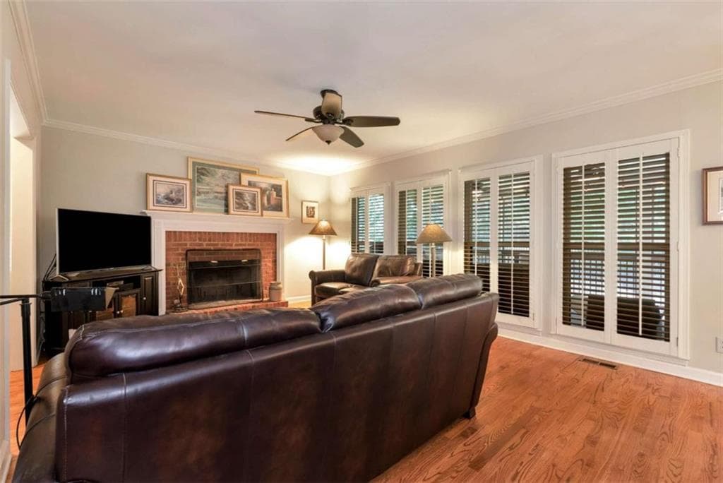3 bedroom, 3 bathroom, 2,060 sq ft single family residence under contract at 2462 Collins Port Cove, Suwanee, GA 30024 — photo 10