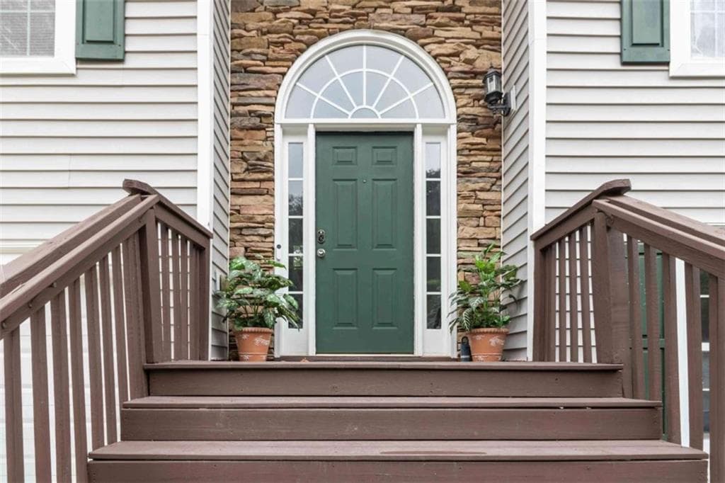 4 bedroom, 3 bathroom, 2,560 sq ft single family residence for sale at 1970 Ridgestone Run, Marietta, GA 30008 — photo 4