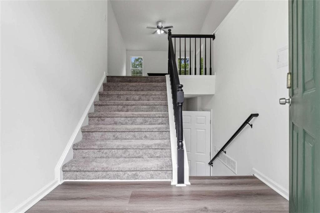 4 bedroom, 3 bathroom, 2,560 sq ft single family residence for sale at 1970 Ridgestone Run, Marietta, GA 30008 — photo 5