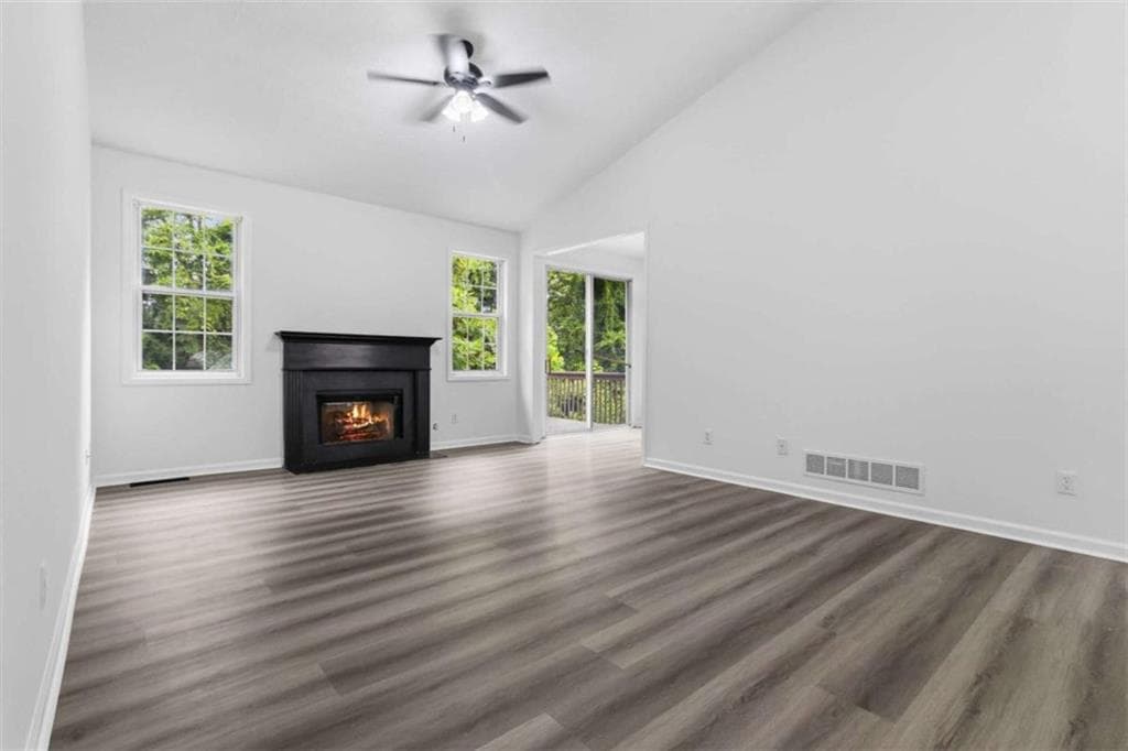 4 bedroom, 3 bathroom, 2,560 sq ft single family residence for sale at 1970 Ridgestone Run, Marietta, GA 30008 — photo 6