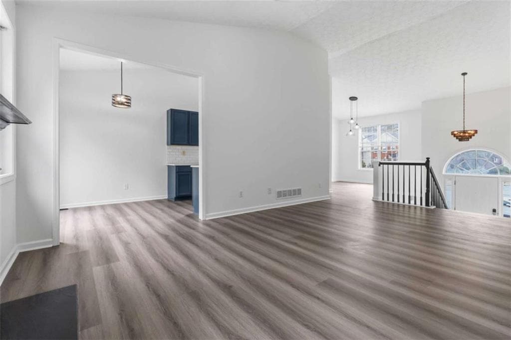 4 bedroom, 3 bathroom, 2,560 sq ft single family residence for sale at 1970 Ridgestone Run, Marietta, GA 30008 — photo 7