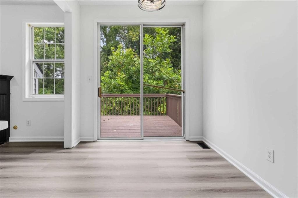 4 bedroom, 3 bathroom, 2,560 sq ft single family residence for sale at 1970 Ridgestone Run, Marietta, GA 30008 — photo 9