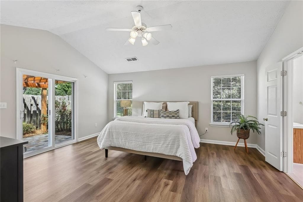 3 bedroom, 3 bathroom, 2,216 sq ft single family residence under contract at 2375 Ashton Drive, Roswell, GA 30076 — photo 4