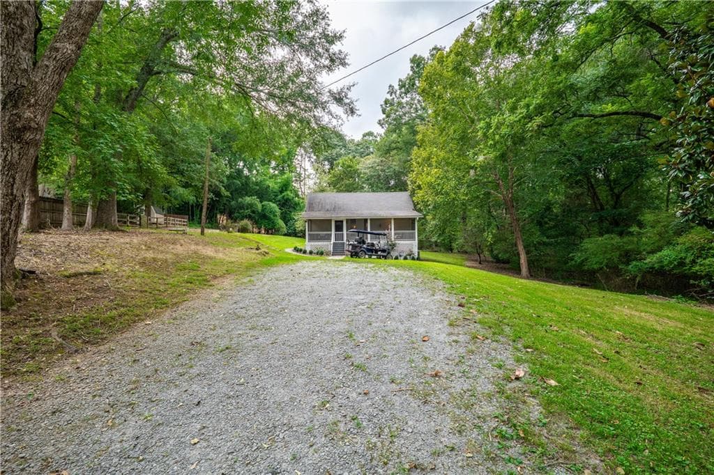 5 bedroom, 2 bathroom, 1,732 sq ft single family residence for sale at 4481 Mclain Circle, Acworth, GA 30101 — photo 2