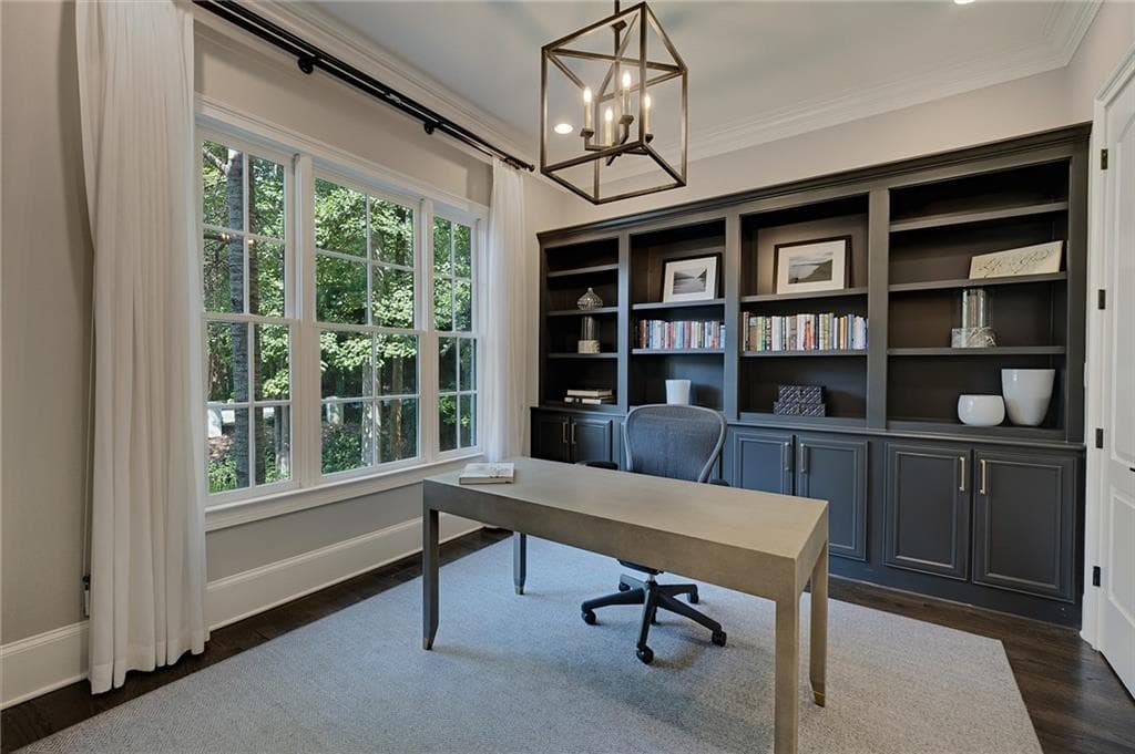 6 bedroom, 5 bathroom, 5,164 sq ft single family residence under contract at 4365 Lake Forrest Drive, Atlanta, GA 30342 — photo 6