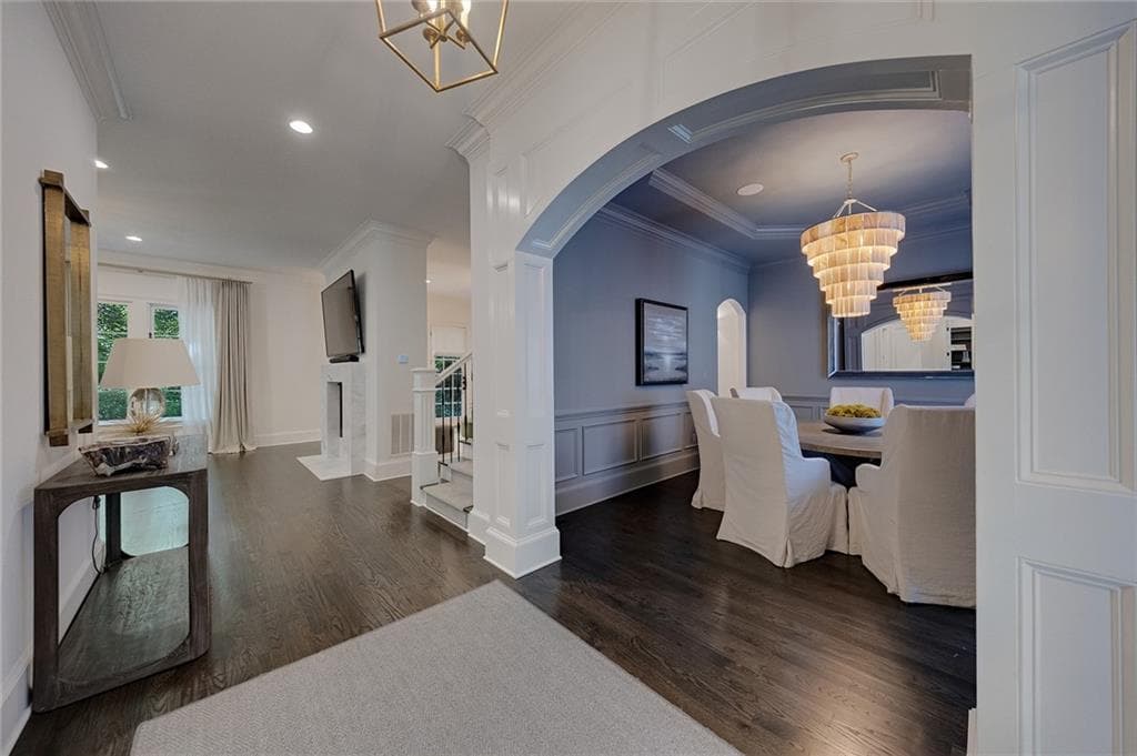 6 bedroom, 5 bathroom, 5,164 sq ft single family residence under contract at 4365 Lake Forrest Drive, Atlanta, GA 30342 — photo 7