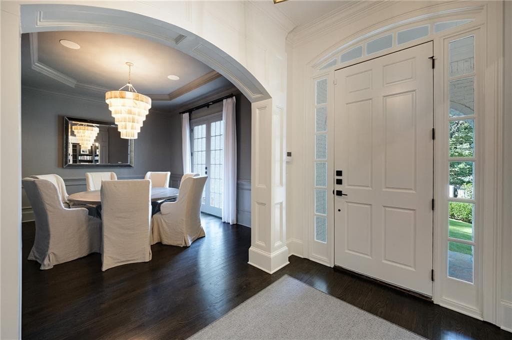 6 bedroom, 5 bathroom, 5,164 sq ft single family residence under contract at 4365 Lake Forrest Drive, Atlanta, GA 30342 — photo 8